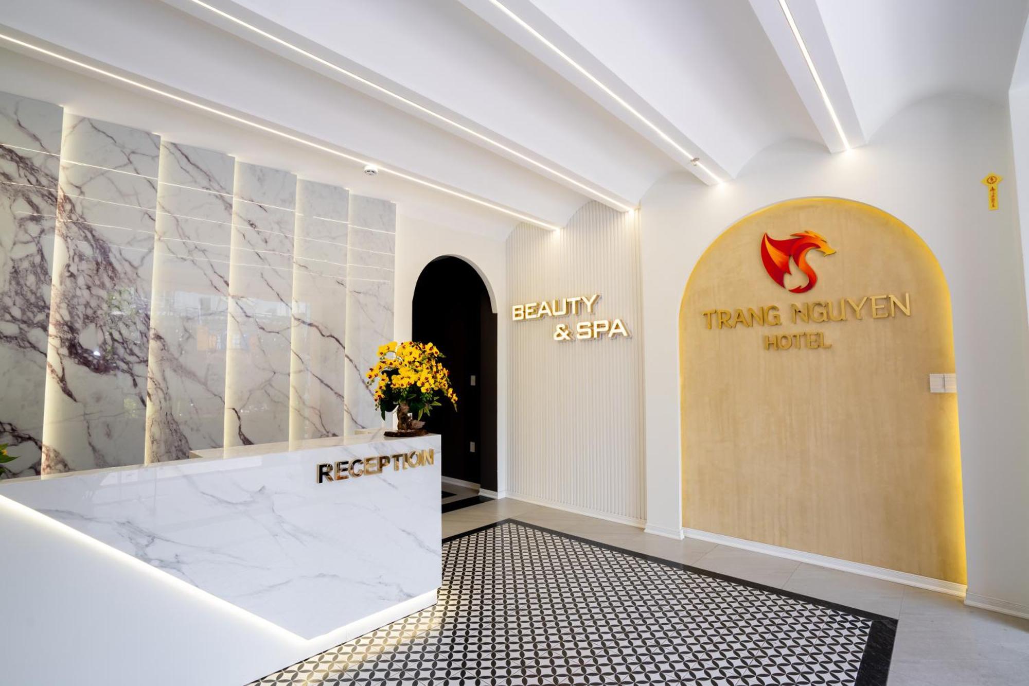 Trang Nguyen Hue Hotel エクステリア 写真