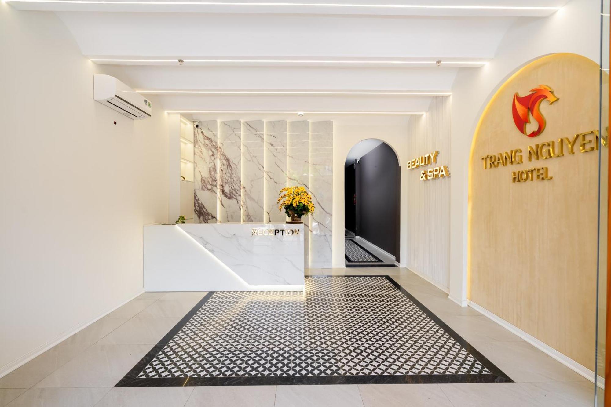 Trang Nguyen Hue Hotel エクステリア 写真